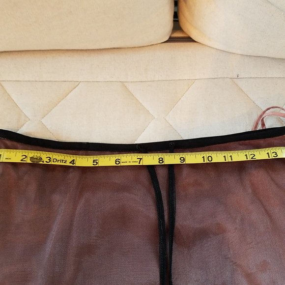 Black lace skirt . Size 8 - Picture 2 of 9